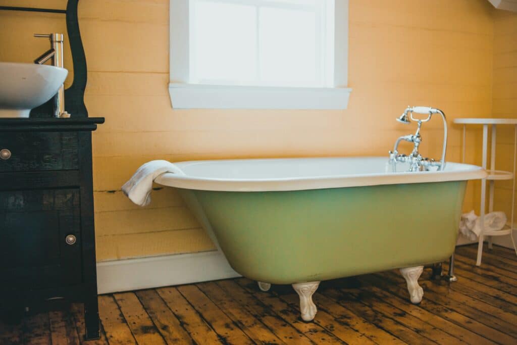 How Much A Cast Iron Clawfoot Tub Worth