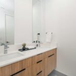 Should Towel Bars Match Faucet