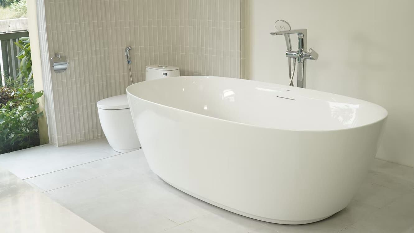 Comparing ArmoGlaze and Ekopel Best Tub Refinishing Kits