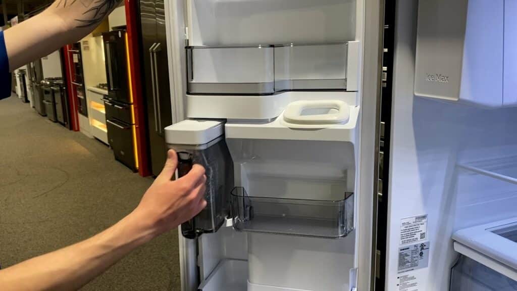 Samsung Fridge Not Cooling But Light is On