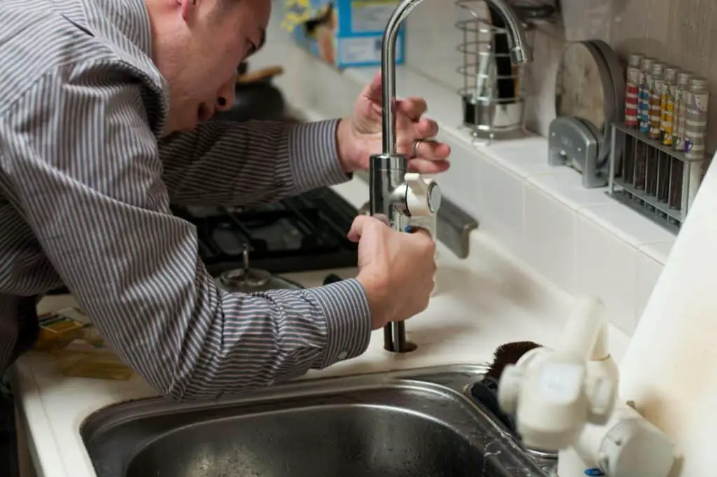 snaking kitchen sink with desposal