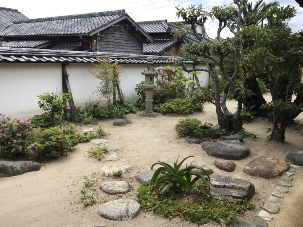 Decomposed Granite vs Sand