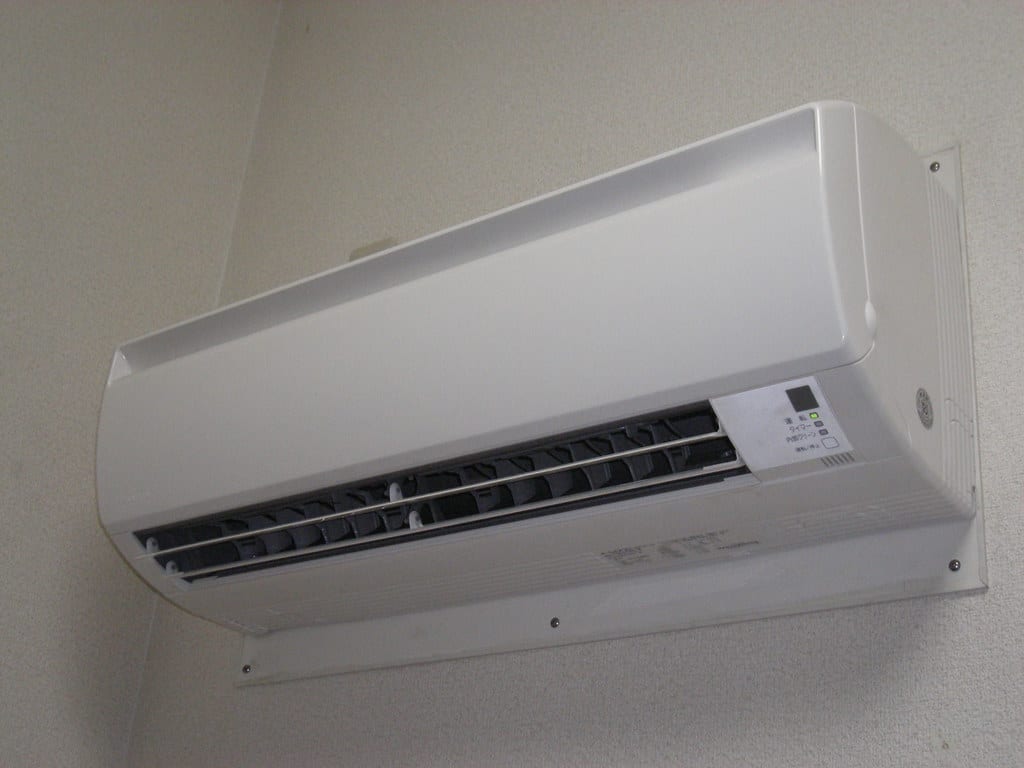 Does AC Filter Smoke?