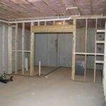 How to Frame a Wall Parallel to the Ceiling Joists